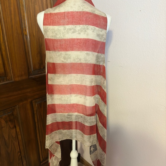 Vest - Picture 2 of 5